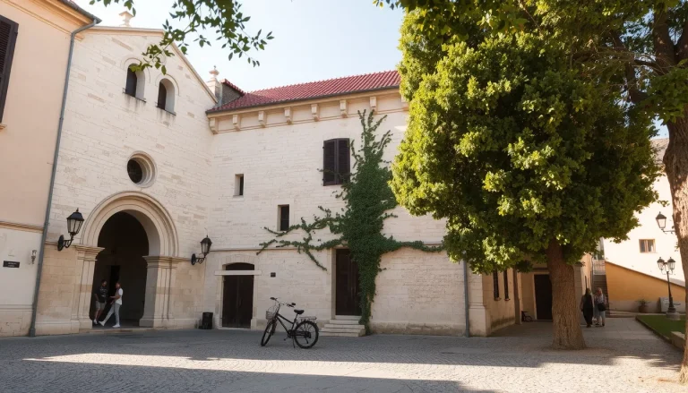 Abbaye bénédictine de Charlieu : histoire, architecture et visite